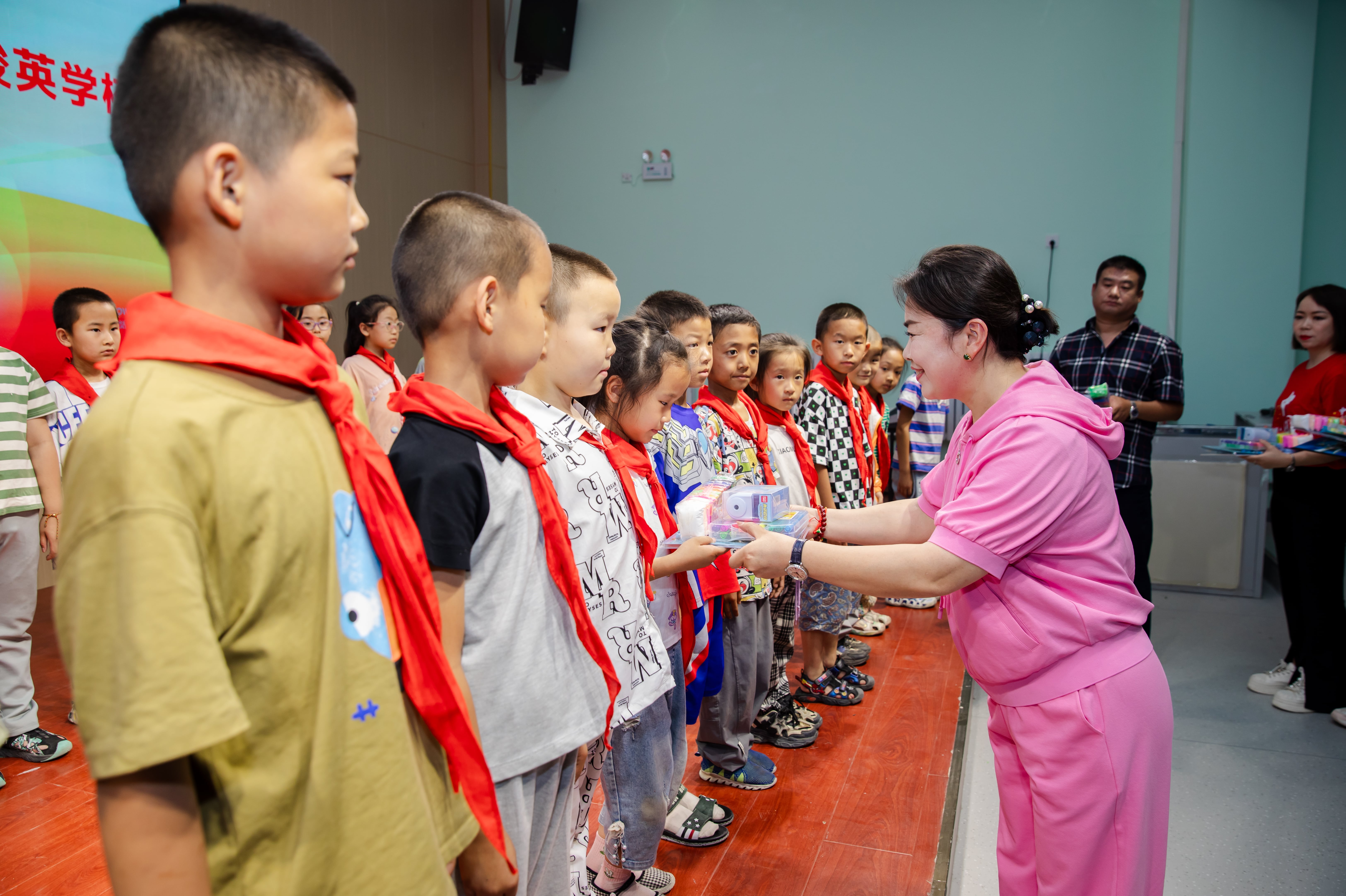 第251所 新疆昌吉州玛纳斯县北五岔镇万象城(中国)王俊英学校 第251所 新疆昌吉州玛纳斯县北五岔镇万象城(中国)王俊英学校